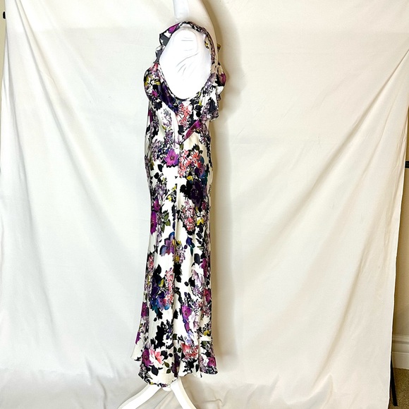 BEBE Floral Dress - Picture 2 of 8